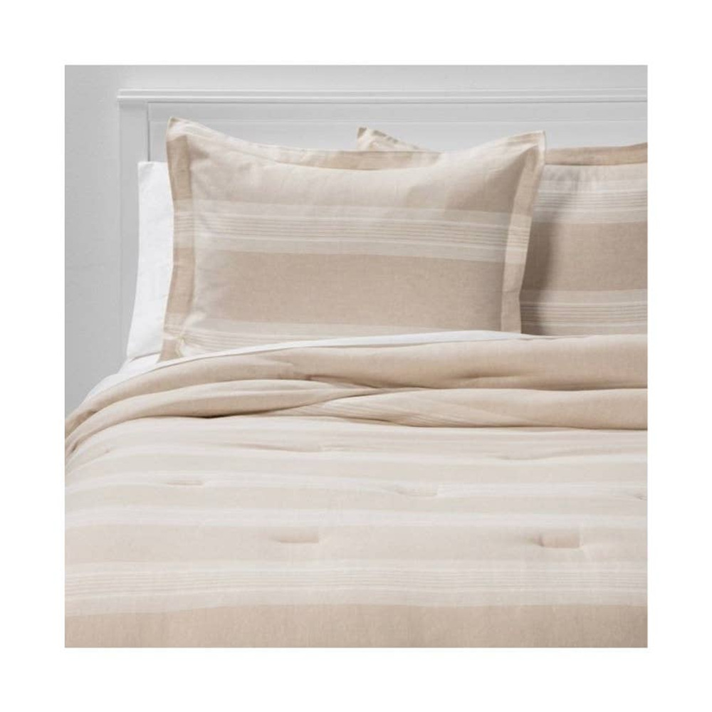 Threshold Queen comforter set - Picture 2 of 6
